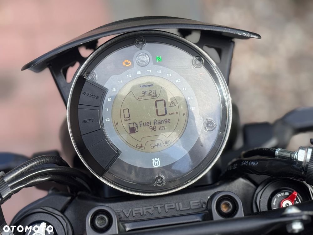 Husqvarna Svartpilen - 28