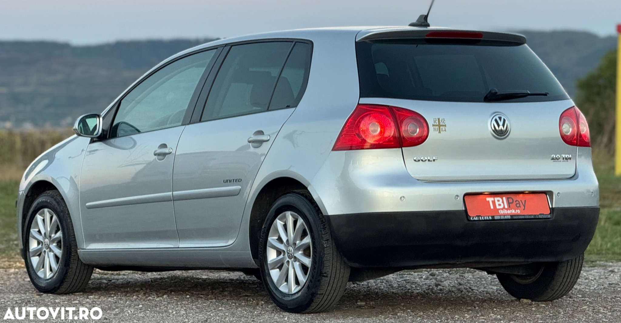 Volkswagen Golf 2.0 TDI Highline - 3