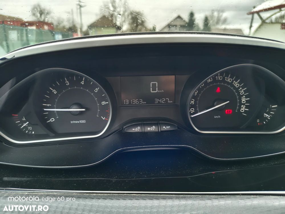 Peugeot 2008 PureTech 110 Style - 8