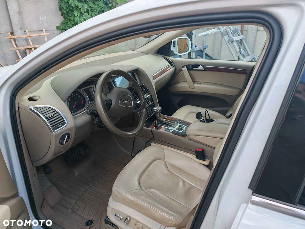 Audi Q7 - 10