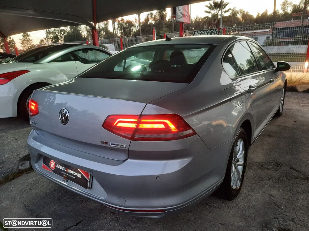 VW Passat 1.6 TDI BlueMotion - 10