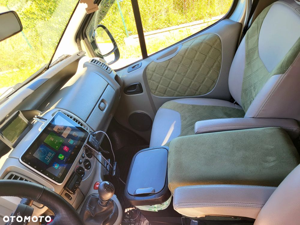 Renault Trafic 2.0 dCi 115 FAP Combi L2H1 - 22