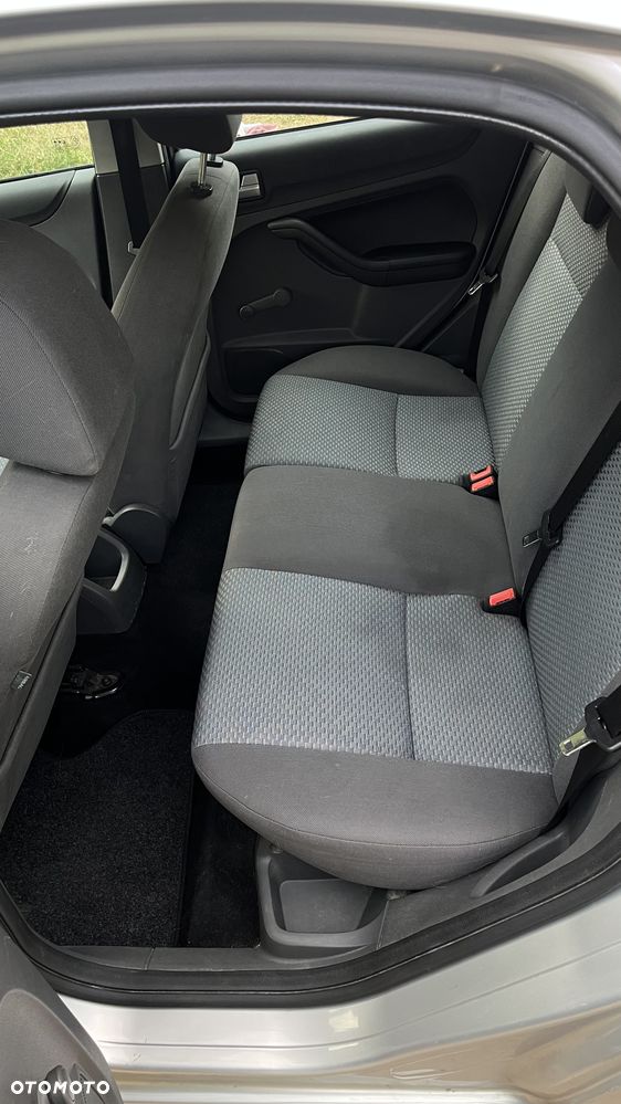 Ford Focus 1.6 16V Ambiente - 14