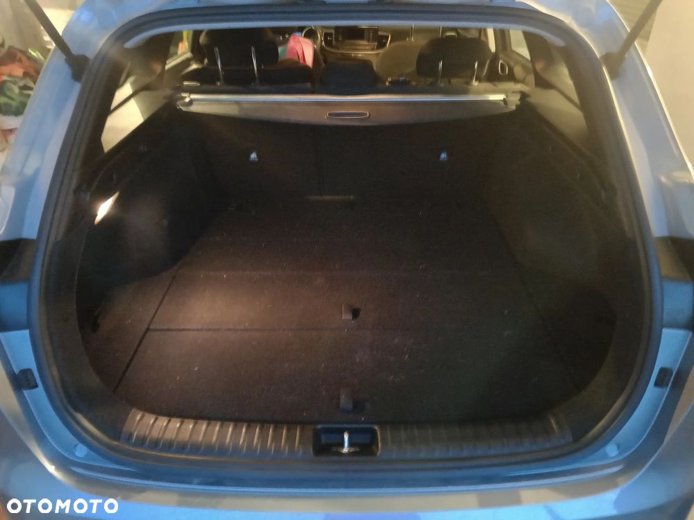 Kia Ceed - 8