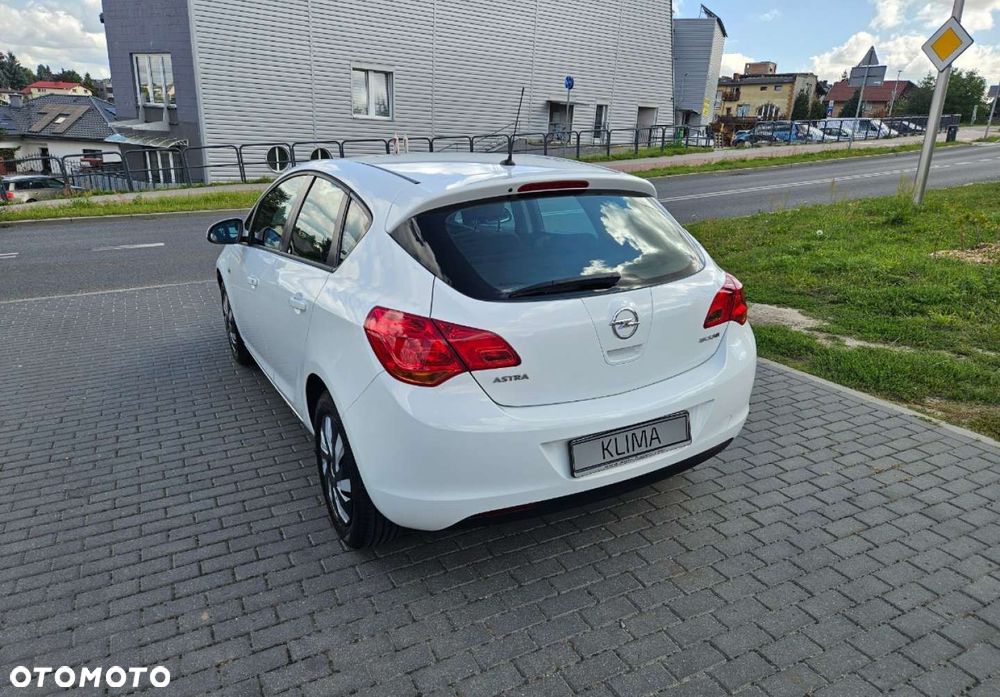 Opel Astra - 4
