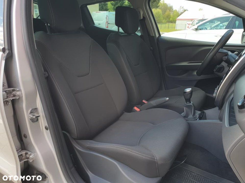 Renault Clio - 11