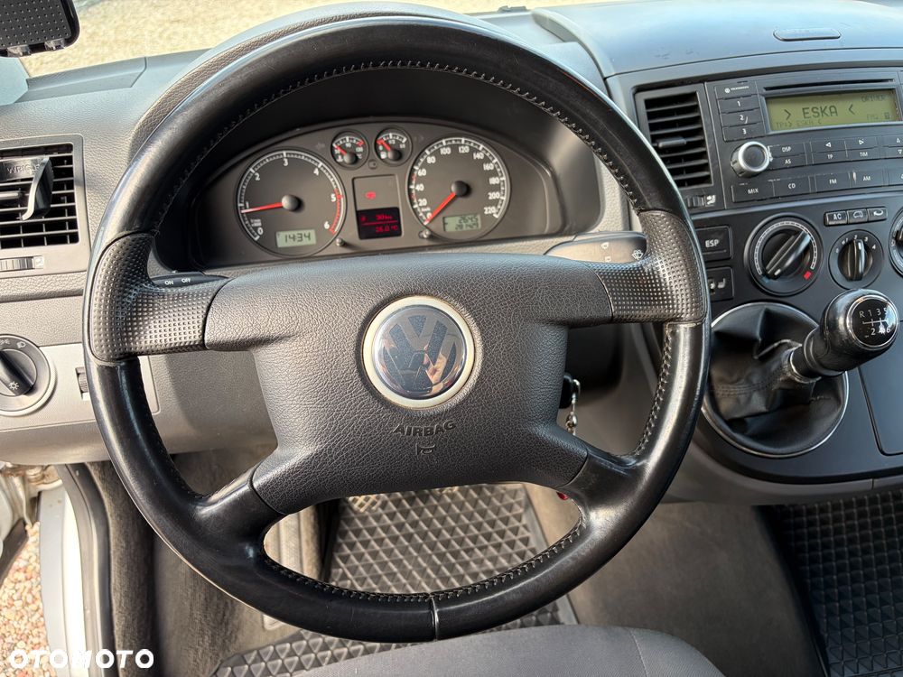 Volkswagen Multivan - 14