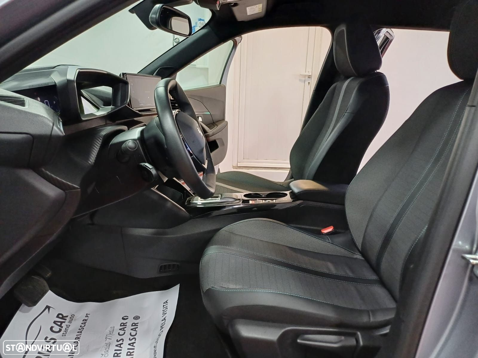 Peugeot e-2008 50 kWh Allure - 11