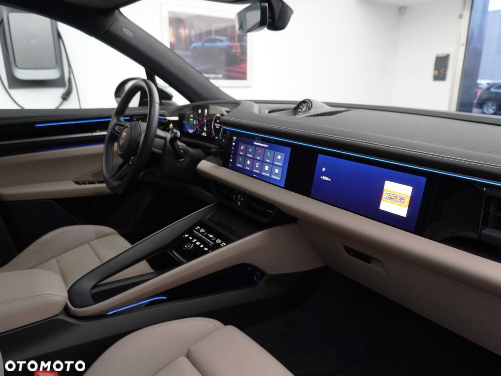 Porsche Macan - 31