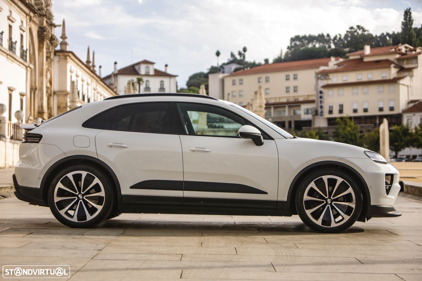 Porsche Macan Electric 4 - 3