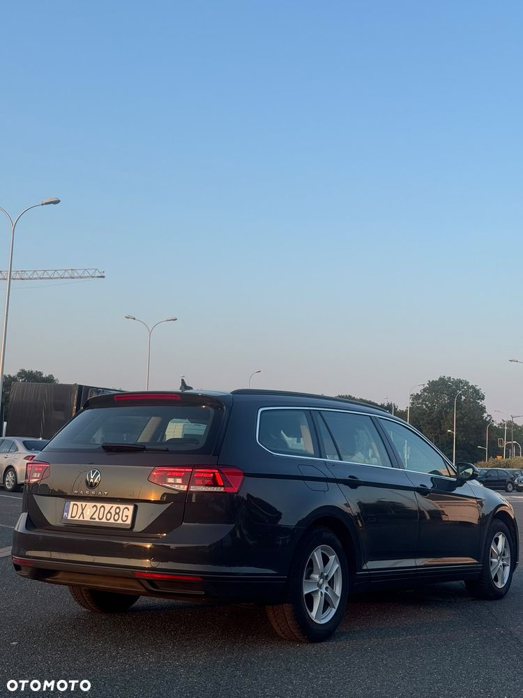 Volkswagen Passat 2.0 TDI (BlueMotion Technology) DSG Trendline - 9