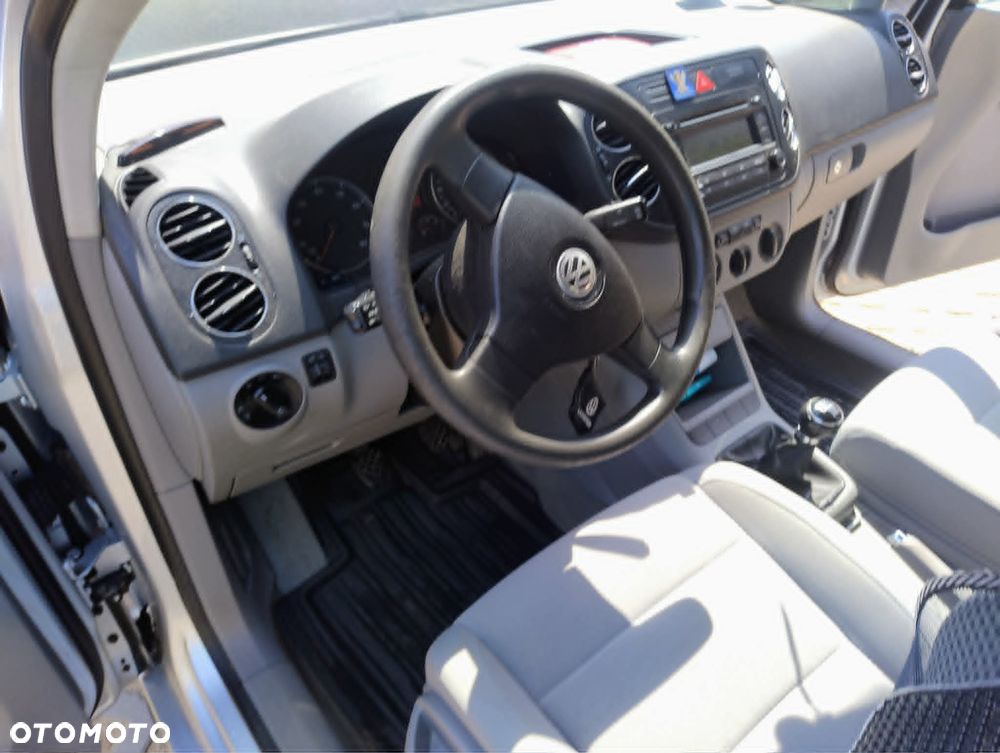 Volkswagen Golf Plus 1.6 FSI Sportline - 8