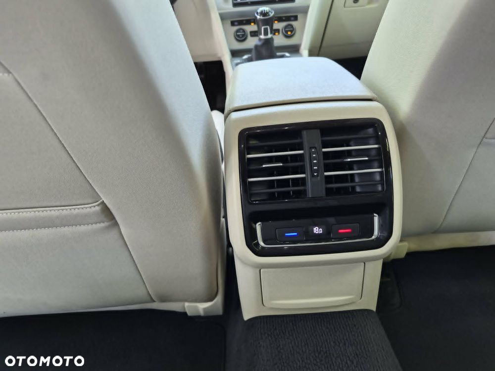 Volkswagen Passat 2.0 TDI BMT Comfortline - 15
