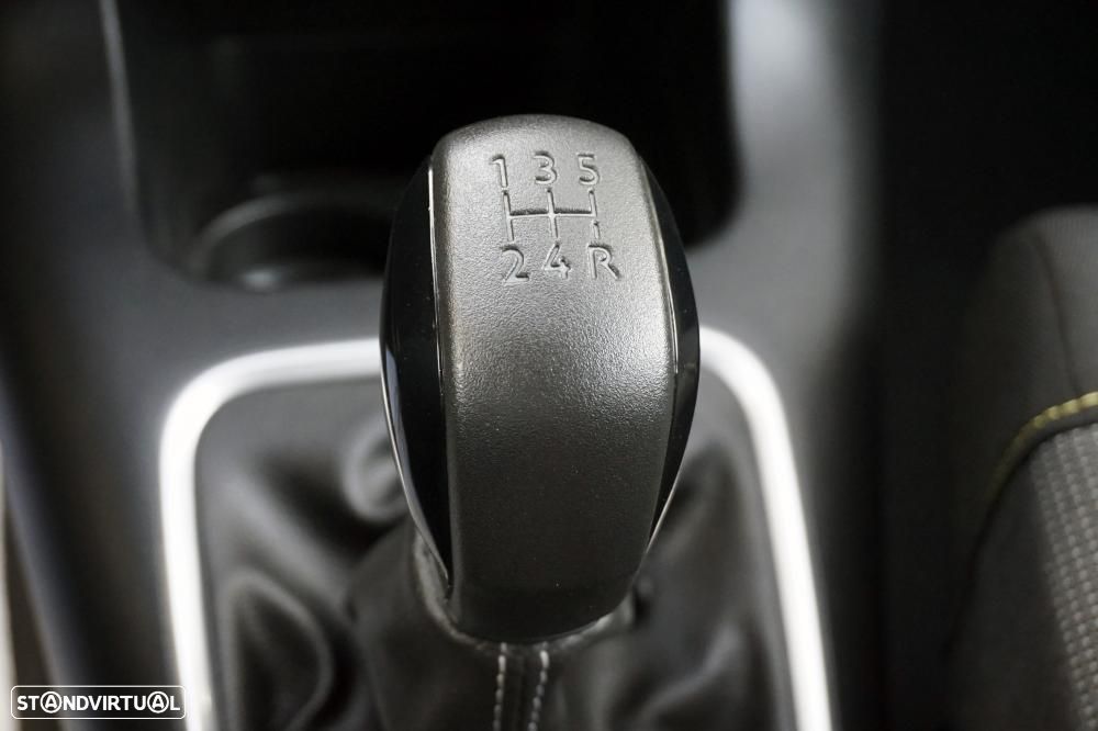 Citroën C3 1.2 PureTech Shine - 24