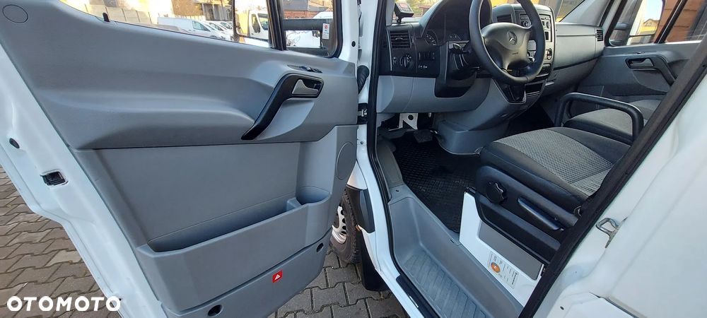 Mercedes-Benz SPRINTER - 12