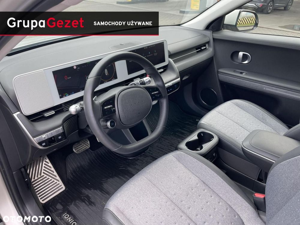 Hyundai IONIQ - 10