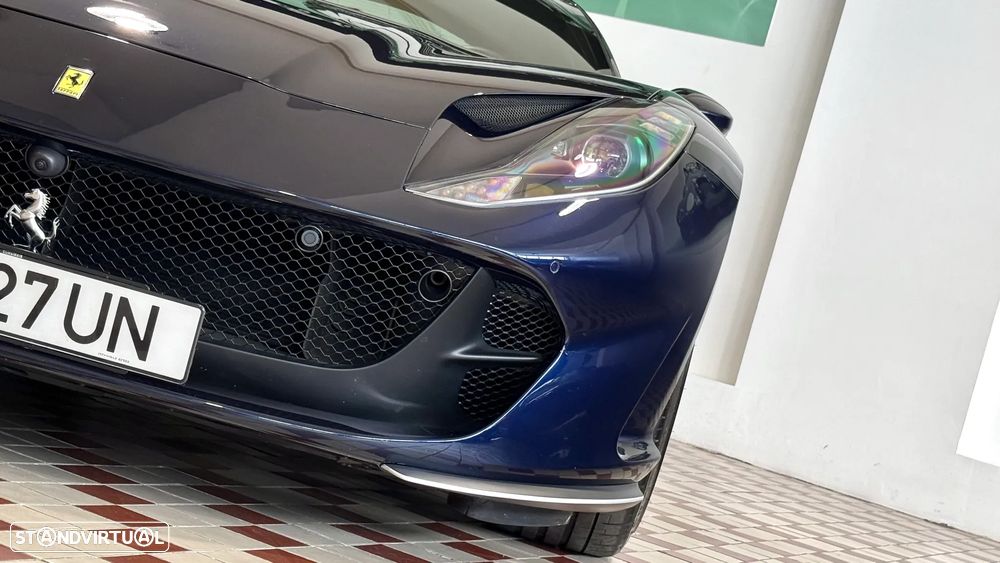 Ferrari 812 Superfast 6.5 V12 - 9