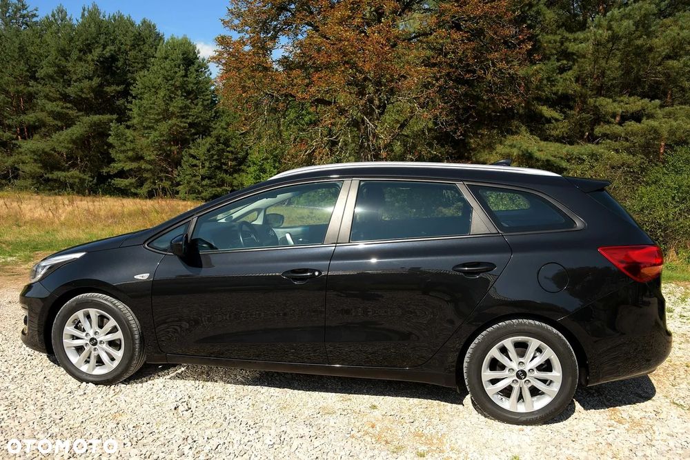 Kia Ceed 1.6 GDI Dream Team Edition - 4