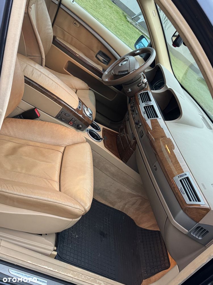 BMW Seria 7 735i L - 5