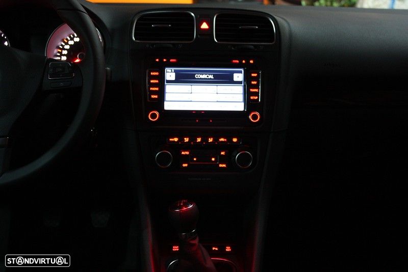 VW Golf 2.0 TDi Confortline - 25