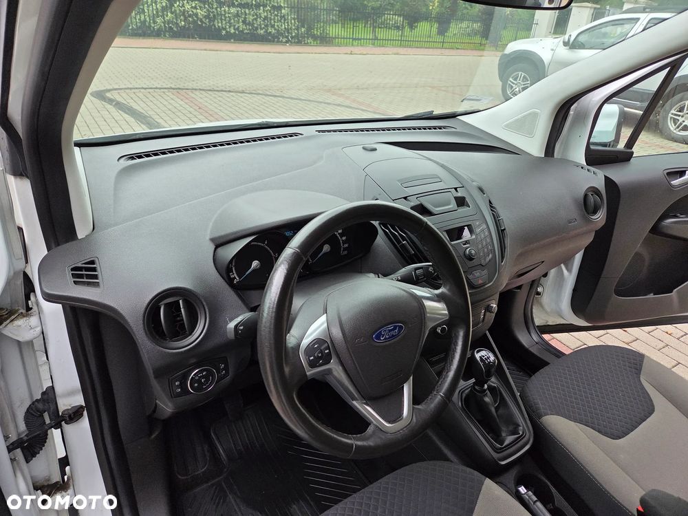 Ford Transit Courier - 14