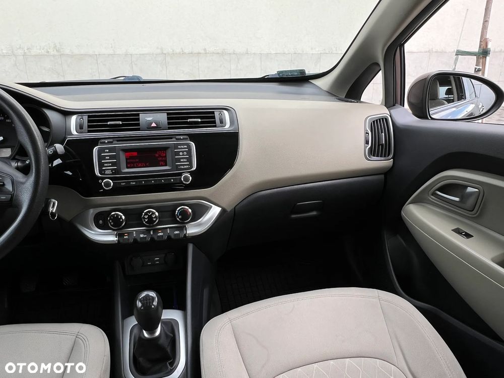 Kia Rio 1.4 M - 19