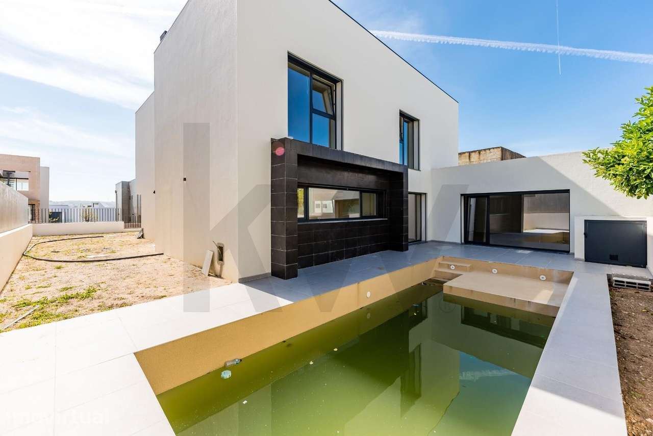 MORADIA NOVA EM TORRES VEDRAS, COM 4 QUARTOS, PISCINA, GARAGEM PARA DU - Grande imagem: 5/50