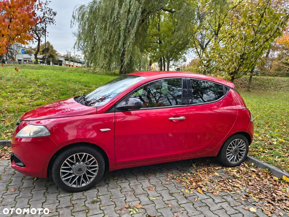 Lancia Ypsilon 1.2 8V Black&Red S&S - 3