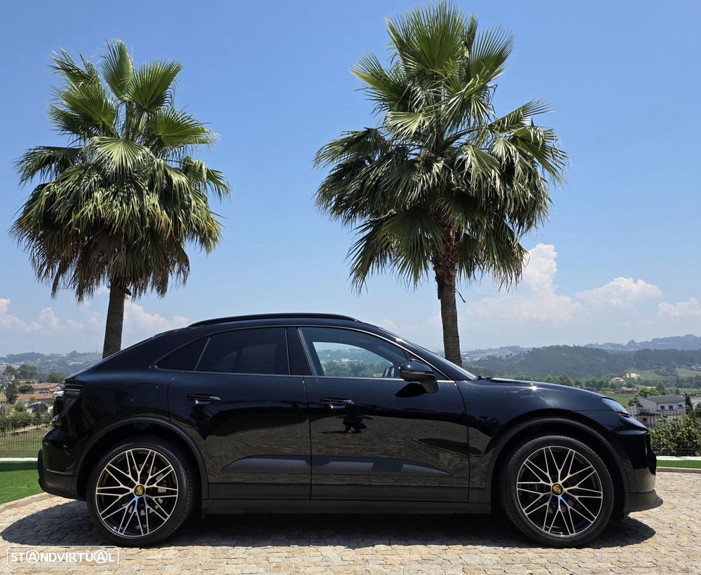 Porsche Macan Electric - 15