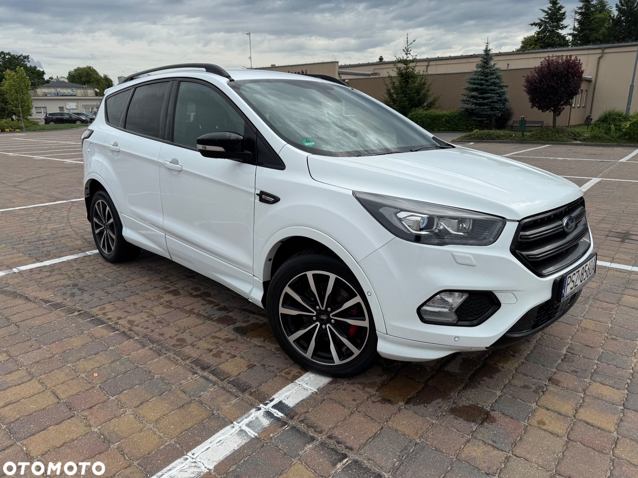 Ford Kuga 1.5 EcoBoost 4x4 ST-Line - 1