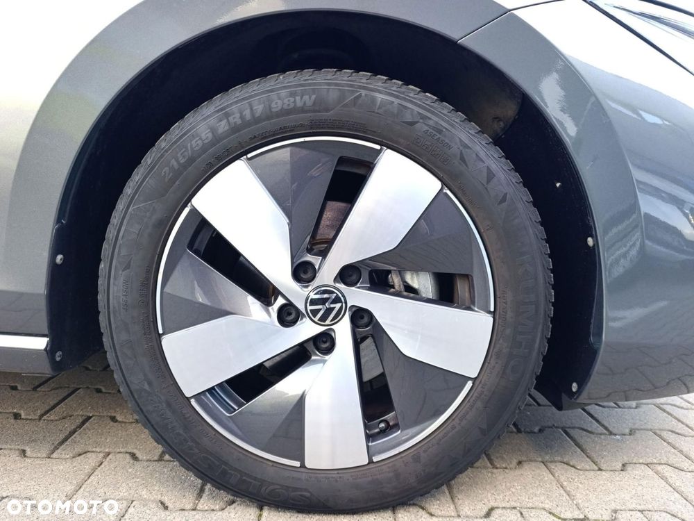 Volkswagen Passat - 17
