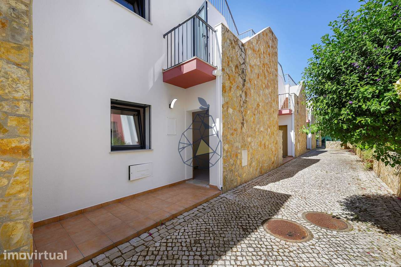Moradia em Banda T2 em condomínio com piscina na Guia  - Albufeira - Grande imagem: 4/60
