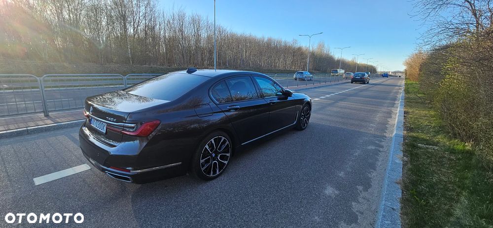 BMW Seria 7 740d xDrive mHEV - 8