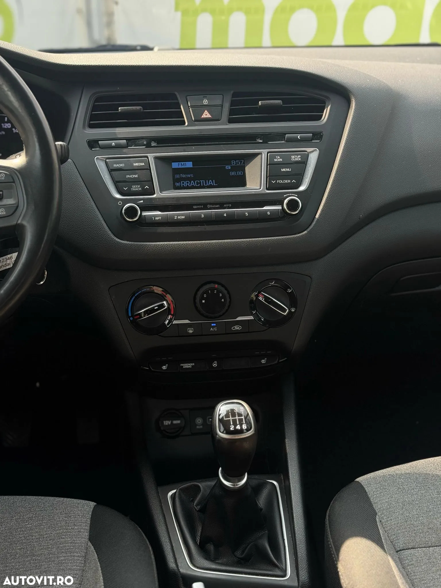 Hyundai i20 1.4 YES! Silver - 34