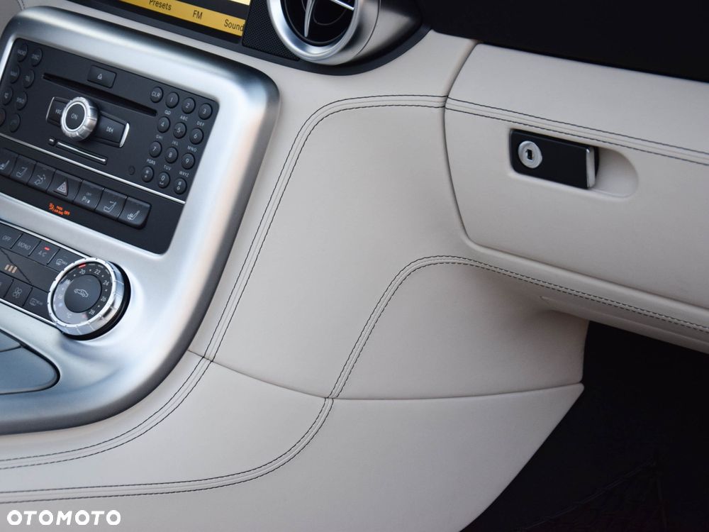 Mercedes-Benz SLS SPEEDSHIFT DCT - 18