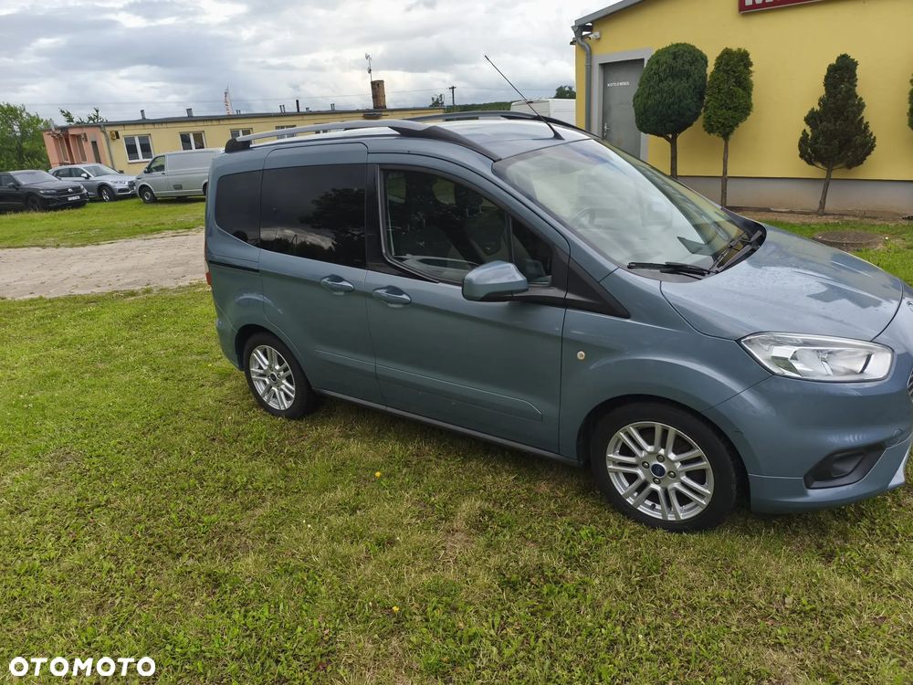 Ford Tourneo Courier 1.0 EcoBoost S&S Titanium - 9