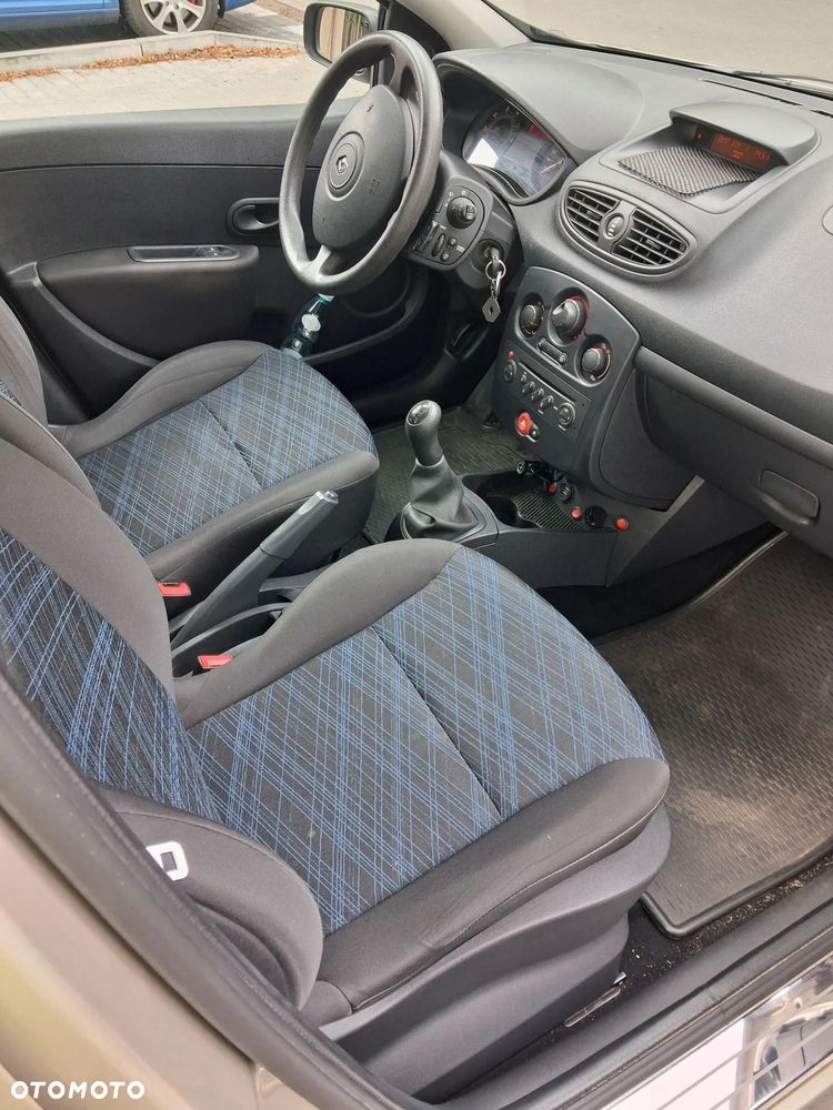 Renault Clio 1.2 16V Expression - 16