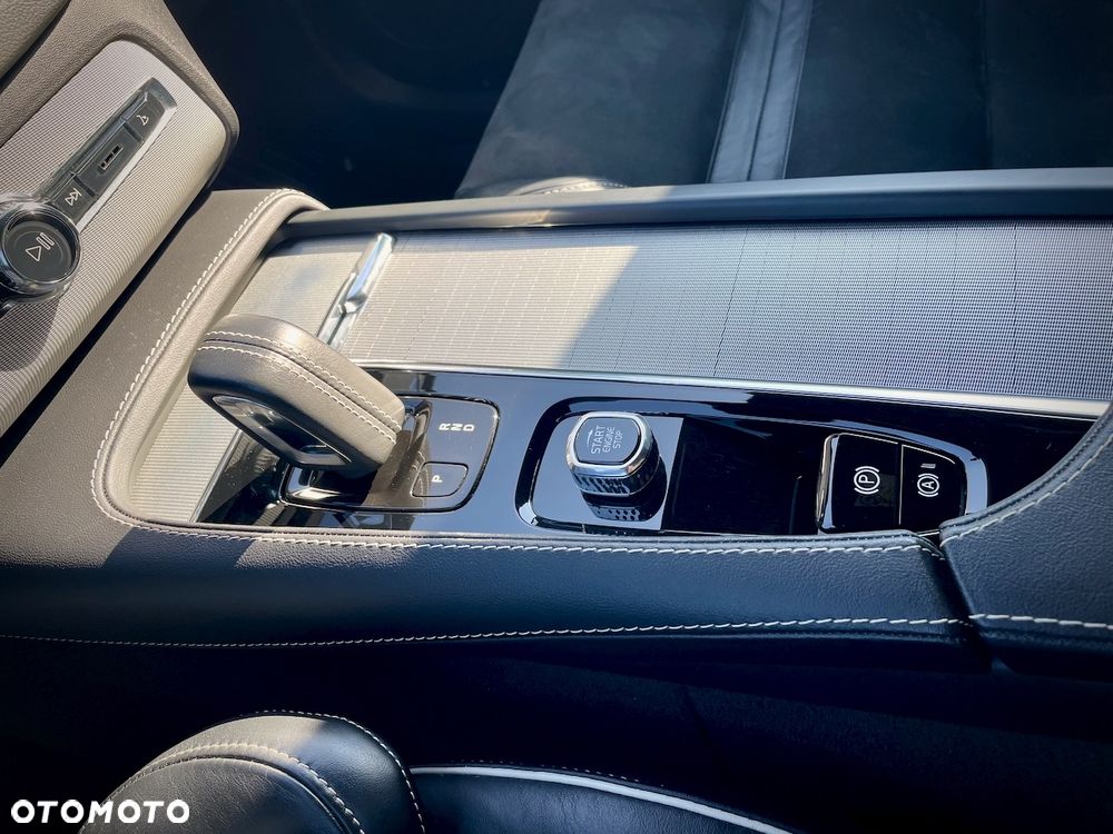 Volvo XC 90 B5 D AWD R-Design 7os - 20
