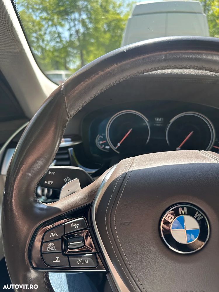 BMW Seria 5 530i xDrive AT - 13