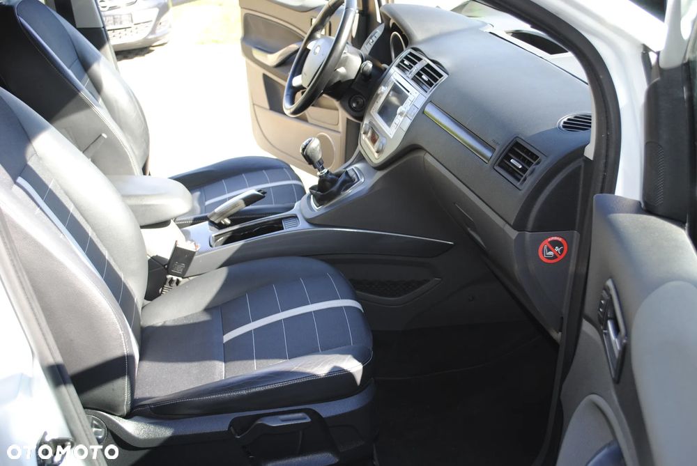 Ford Kuga 2.0 TDCi 4x4 Individual - 12