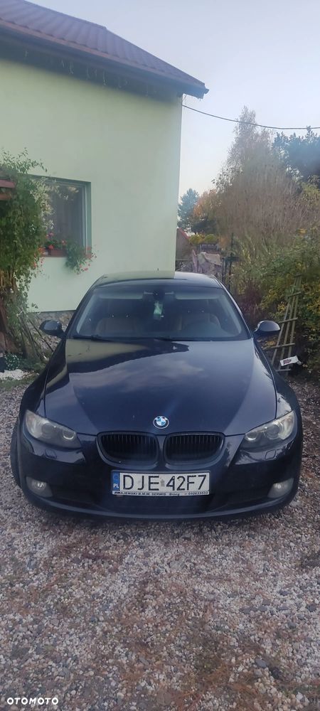 BMW 3 Series 2009 photo 2