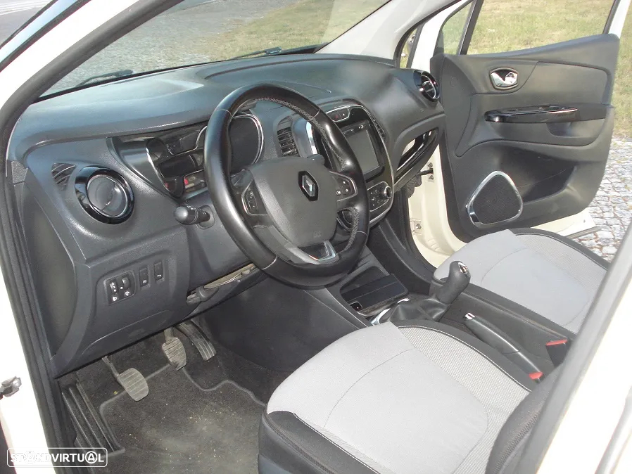 Renault Captur 1.5 dCi Exclusive - 11