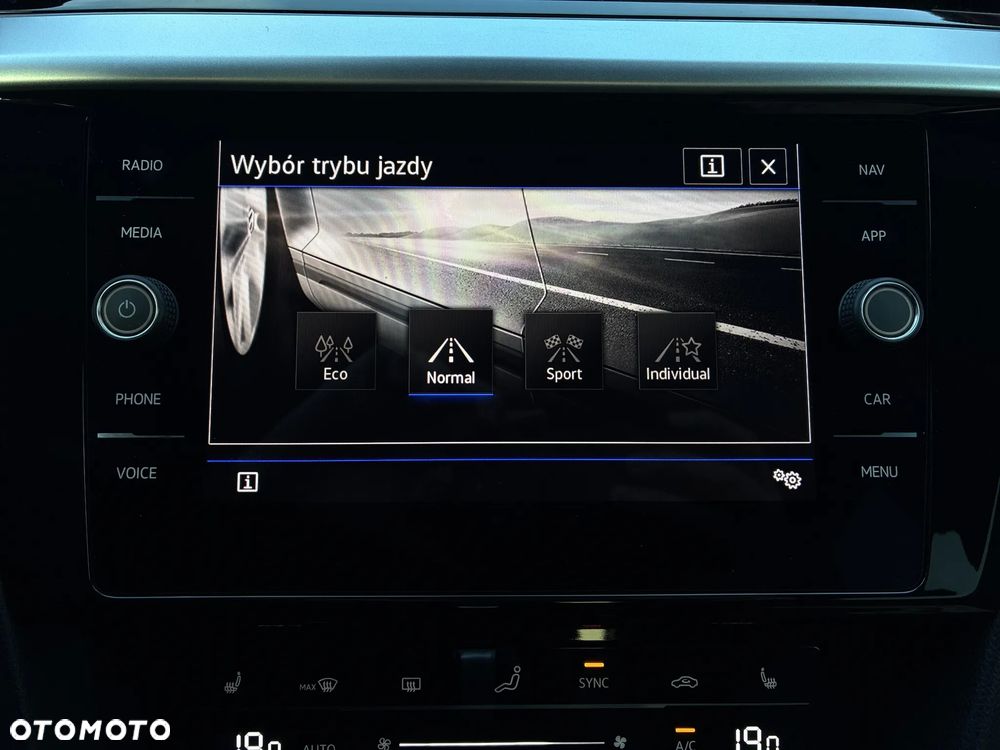 Volkswagen Arteon 2.0 TSI R-Line DSG - 22