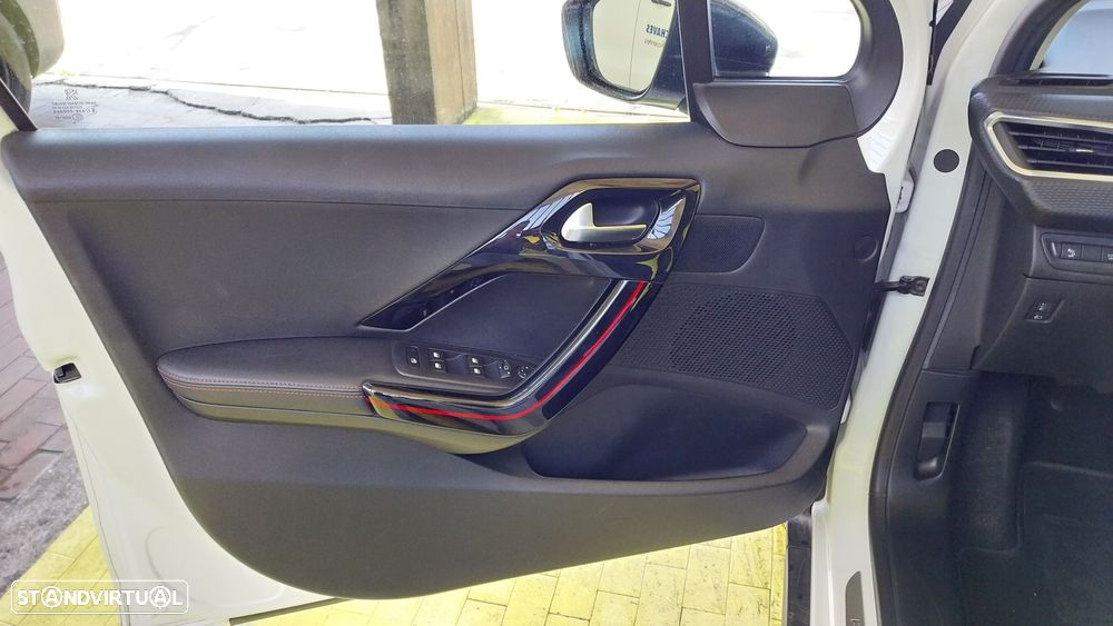Peugeot 2008 1.2 PureTech GT Line EAT6 - 5