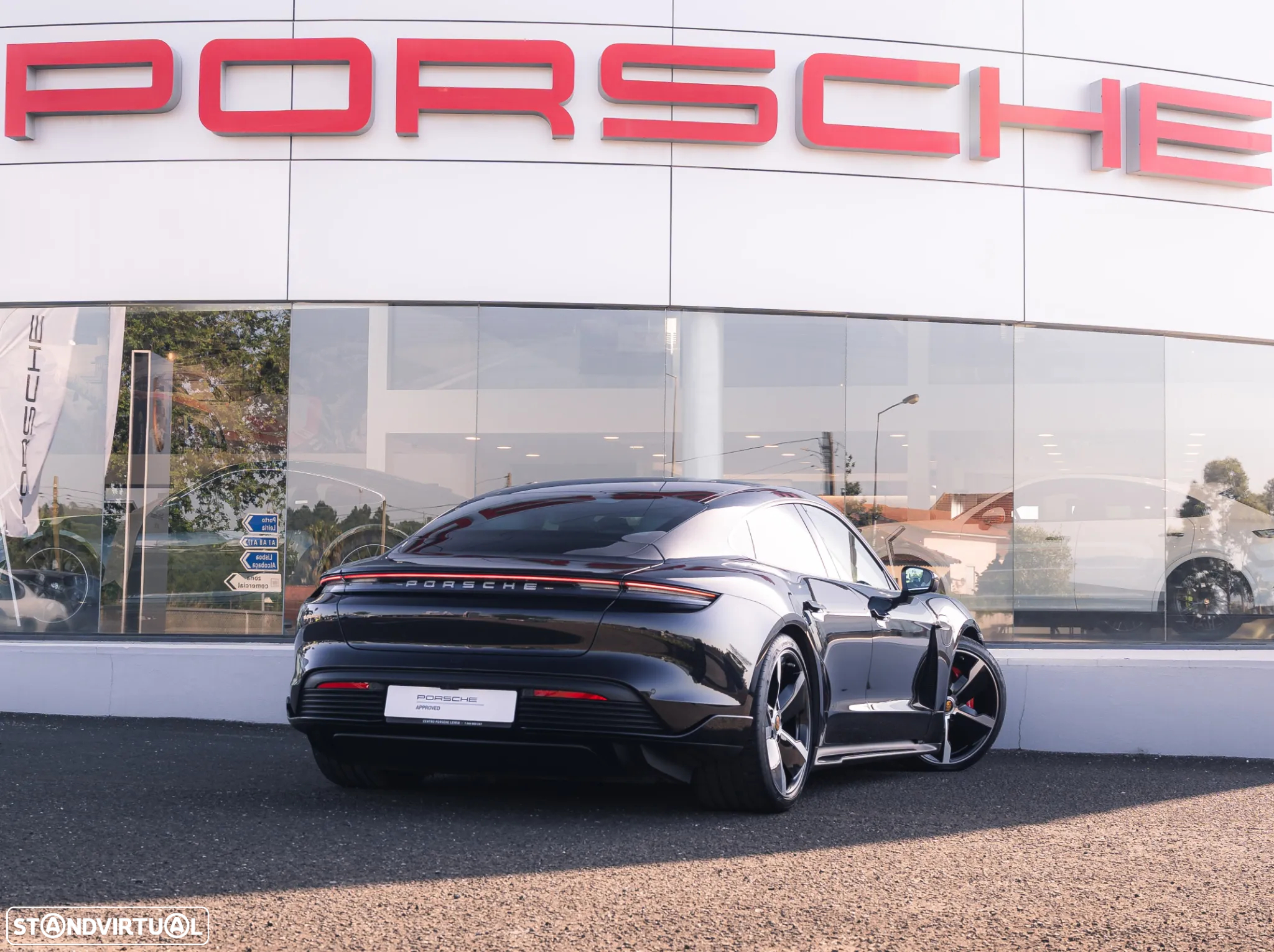 Porsche Taycan 4S - 7