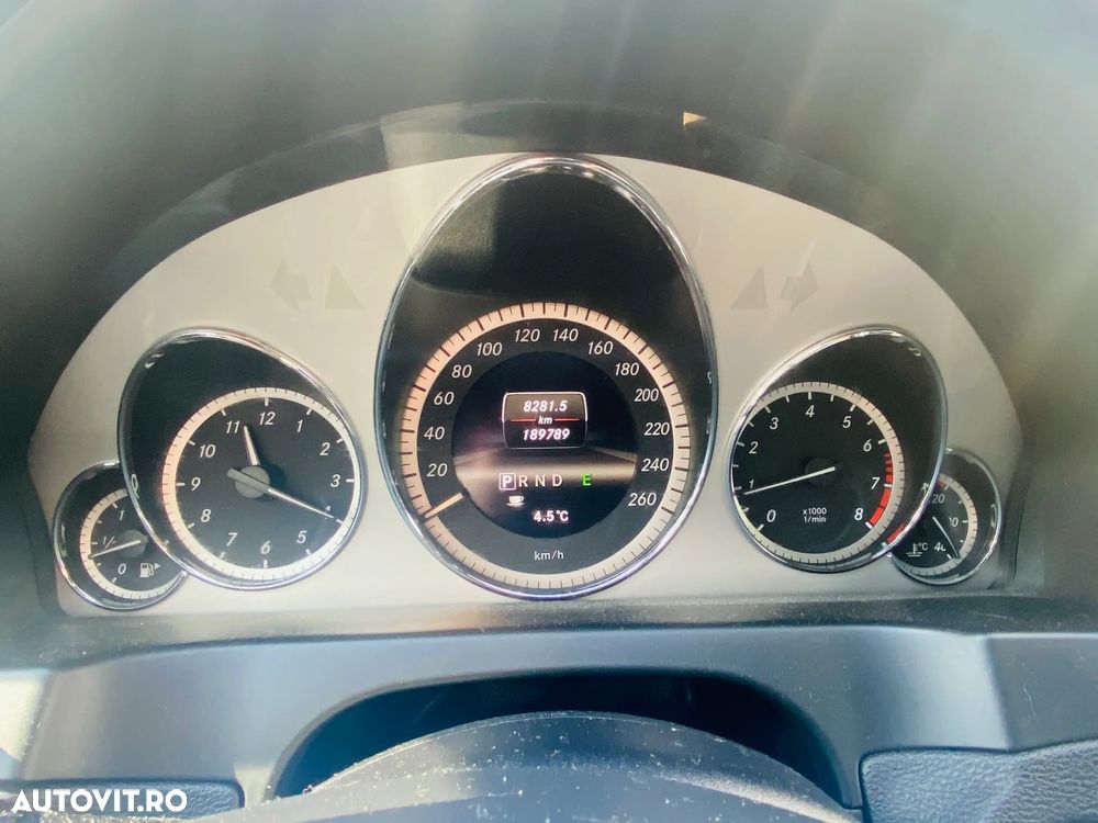 Mercedes-Benz E 250 BlueEFFICIENCY 7G-TRONIC Elegance - 12
