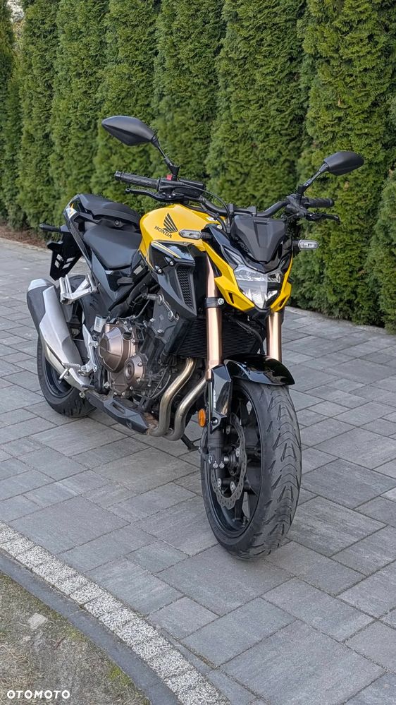 Honda CB - 1