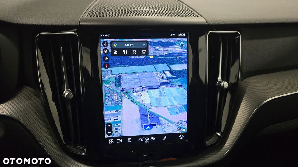 Volvo XC 60 B4 D AWD Plus Dark - 24