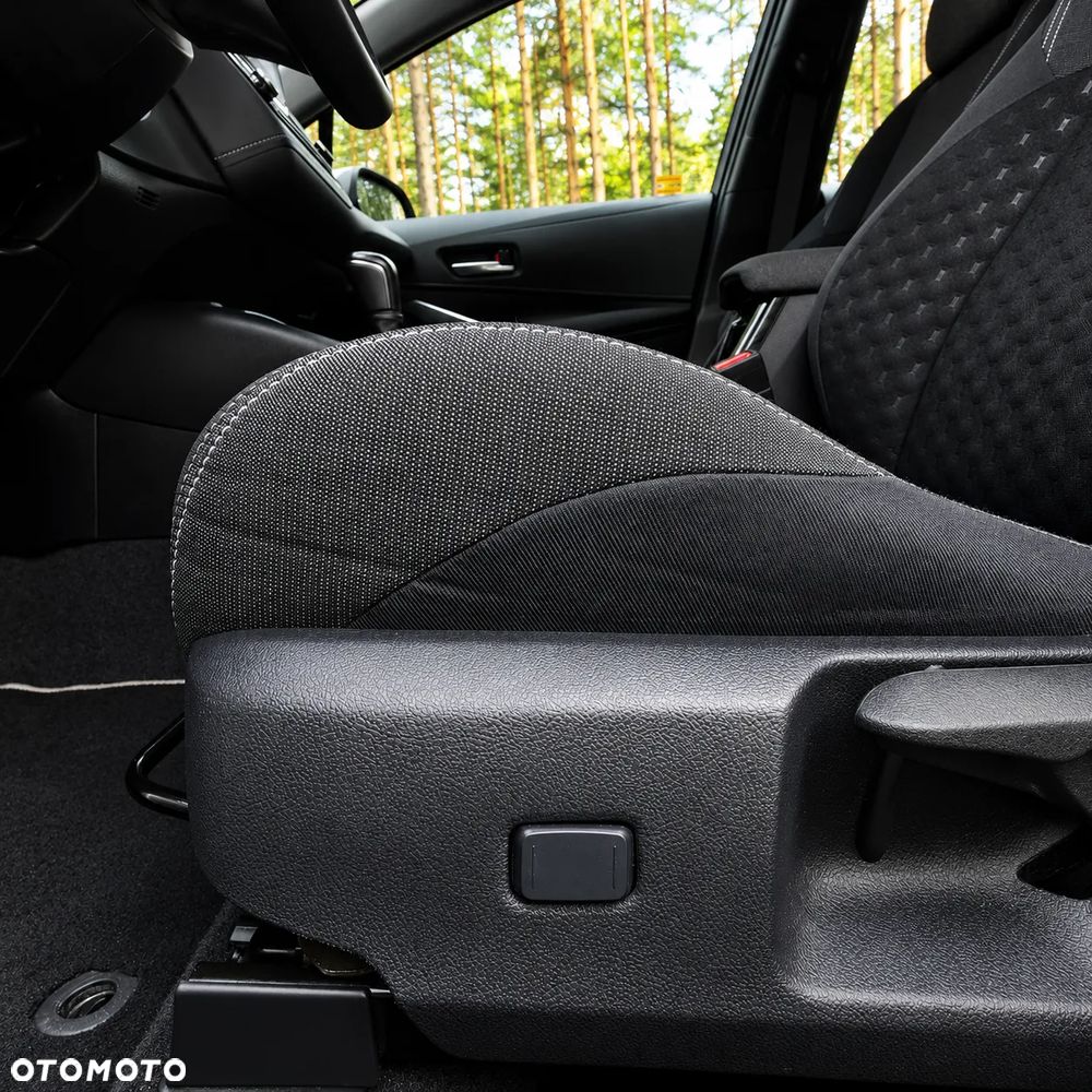 Toyota Corolla 1.8 Hybrid Comfort - 18
