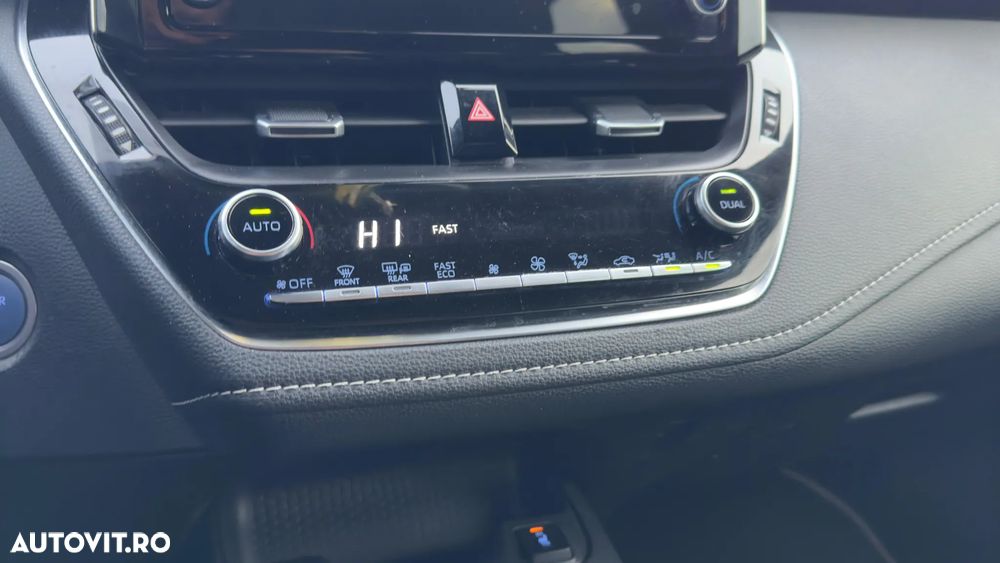 Toyota Corolla Sedan 1.8 HSD Dynamic Plus - 28